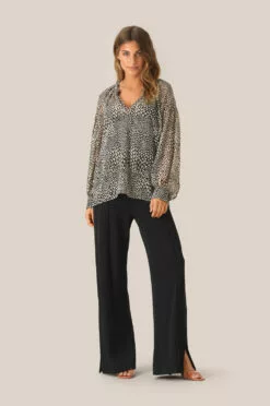 Second Female Real LS Blouse - Black -Second Female Salg r75kpkmaS1ePUt04z5h9 53239 8001 3 1000x 41e23ccd 3482 4307 8158 df576dc95252