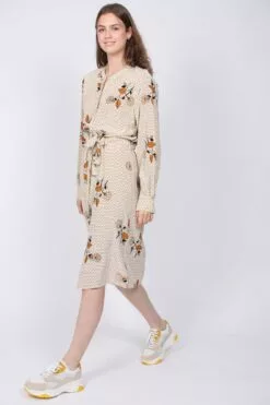 Second Female Rose Dress - Brazilian Sand -Second Female Salg rF6Fja9ZRDCGJ9cOtQns IMG 8430