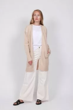 Second Female Brook Knit New Pocket Cape - Biscotti -Second Female Salg wE9a5MYrSVef7OXYF0Te IMG 5618