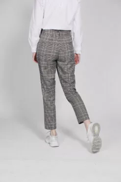Second Female Binjo HW Trousers - Off White -Second Female Salg x9DWnRbTnivz96JY7BAu Photo 23 09 2018 14 27 14