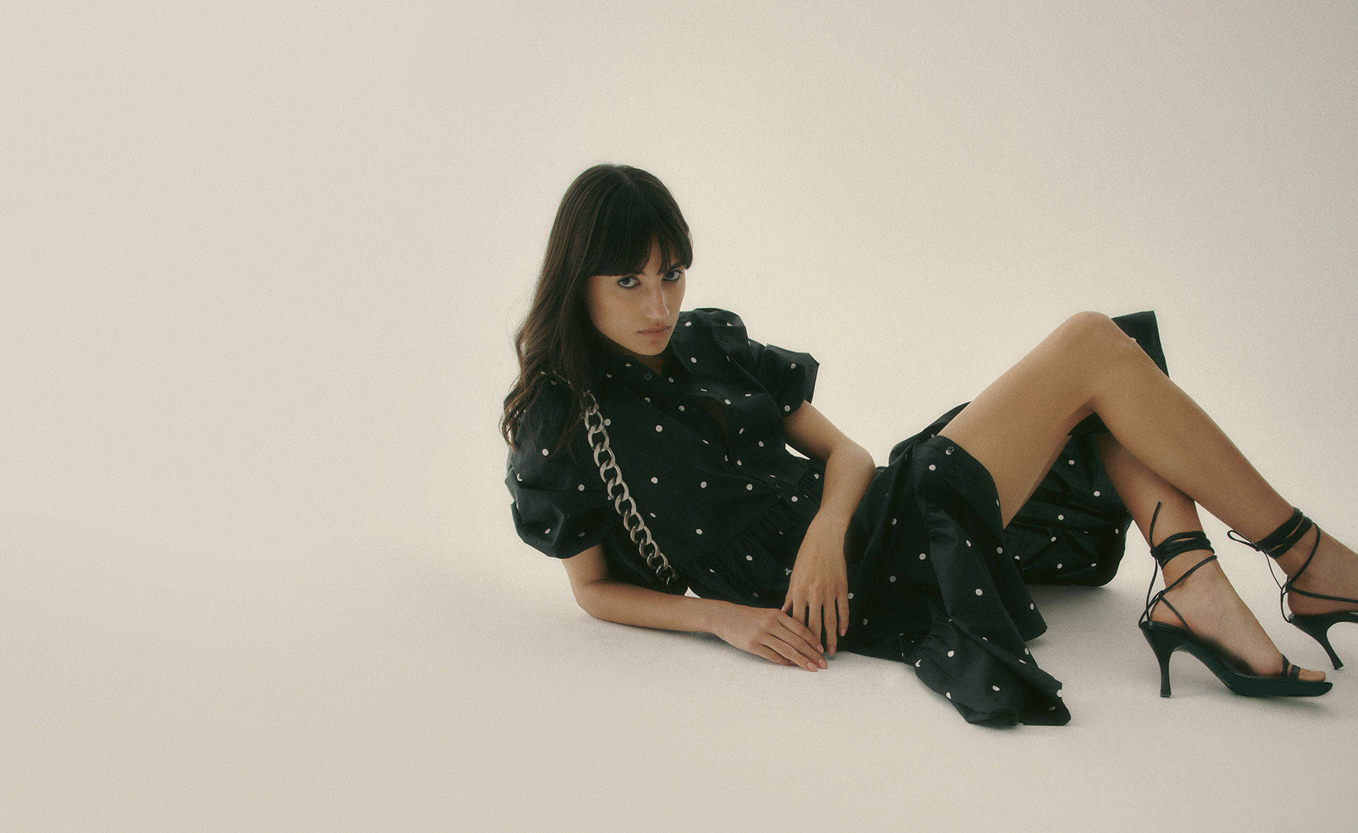 Front -Second Female Salg 6563